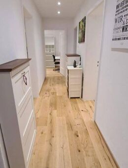 1 Zimmer komplett möbliert in Wohngemeinschaft frei ab 05.09.2025 (room in shared apartment) - Augsburg