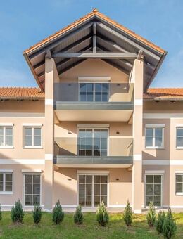 Hochwertig sanierte EG-Wohnung mit moderner EBK und Süd-Balkon - Büchlberg