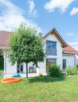 Gehobenes Einfamilienhaus mit Doppelgarage: Vielseitige Nutzung in ruhiger Lage! VB! - Schierling