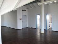 Großzügige & offene Dachgeschosswohnung -Betriebsleiterwohnung- mit Einbauküche - Hohenthann