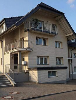 MANNELLA *Ruhige und dennoch zentrale 2-Zimmer-Wohnung* mit zwei Balkonen in Neunkirchen - Neunkirchen-Seelscheid
