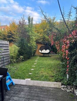 Top renovierte 4-Zimmer Wohnung mit eigenem Garten und Terrasse - Germering