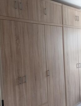 Großer Kleiderschrank - Kassel