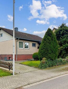 Gepflegter Bungalow mit großem sonnigen Garten in Grafschaft-Vettelhoven - Grafschaft