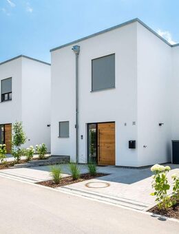 - Exklusives & hochwertiges Reiheneckhaus mit Privatgarten - KFW 40 EE - Wörth (Donau)