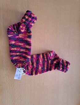 Selbst gestrickte Socken 22/23 - Weingarten
