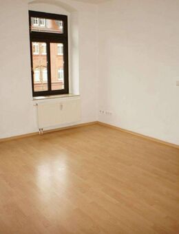 Frei ab 1.8.25 - Offene Küche + Bad mit Wanne + 2. OG** - Chemnitz