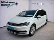 VW Touran, 2.0 TDI Comfortline, Jahr 2023 - Walldorf (Baden-Württemberg)