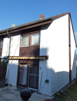 TOP-Wohnlage! Reiheneckhaus mit Garten und Garage in Weiherhof - Zirndorf