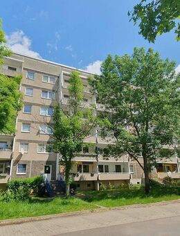 Familienfreundliche 3-Raum-Wohnung mit Loggia im Grünen! Für 4-Personenhaushalt! - Leipzig