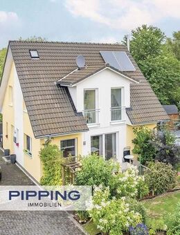 Jung und gut gebaut: "Charmantes Einfamilienhaus in Schwarzenbek" - Schwarzenbek