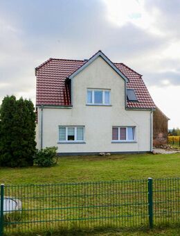 Saniertes EFH mit viel Nebengelass direkt am Weinberg - Jessen (Elster)