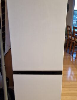 Hanseatic Kühl-/Gefrierkombination HKGK14349CW, 143 cm hoch, 49,5 cm breit, Abtauautomatik, FreshZone - Reichenau