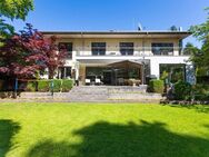 Elegante Villa mit Weinkeller, Sauna und Gartenidylle in bester Lage von Kronberg. - Kronberg (Taunus)