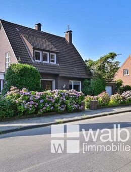 Charme der Sechziger auf beeindruckendem Grundstück - Einfamilienhaus wartet auf ein neues Abenteuer - Haselünne