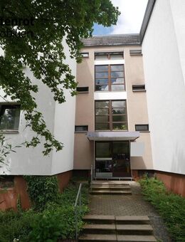 Zwei-Zimmer-Wohnung in ruhiger Lage von Kronach mit schönen Ausblick auf die Festung Rosenberg - Kronach
