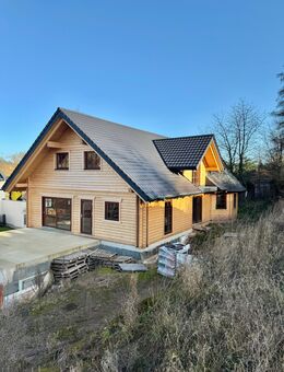 ==Exklusives Einfamilienhaus mit Einliegerwohnung und Doppelgarage. In Top Lage und traumhaften Grundstück== - Gera