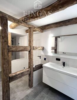 ***Erstbezug nach Kernsanierung - Helle Erdgeschosswohnung in echtem Vilser Fachwerkhaus*** - Bruchhausen-Vilsen