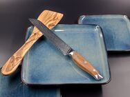 Brotmesser aus Damaststahl | Küchenmesser | Krustenmesser | Handgefertigt - rasiermesserscharf | Griff aus Olivenholz - Sinsheim