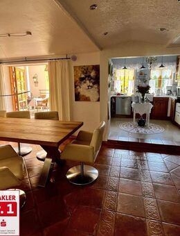 Toskanisches Flair im Solling-Großzügiges Ein- /Zweifamilienhaus mit Einliegerwohnung! - Hardegsen