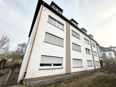 Provisionsfrei: 7-Wohnungspaket mit 6 Stellplätzen in gepflegtem MFH (5,11 % Nettorendite)