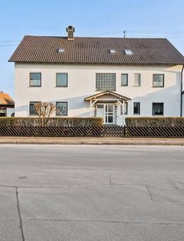 Sehr gepflegtes Mehrfamilienhaus zum Eigenbezug oder zur Anlage in Nördlingen - Nördlingen