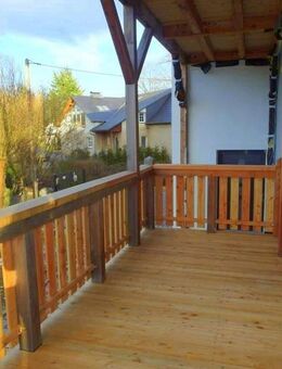 Sehr schöne 4-Zimmer-Familienwohnung mit großem Balkon, hochwertigem Laminatboden & Marmorbad - Königsbrück