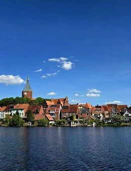 Licht, Wasser, Wohlgefühl: charmante Wohnung mit Balkon, Kamin und direktem Seezugang - Mölln (Schleswig-Holstein)