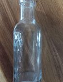 kleine Glasflasche ohne Korken in 44287