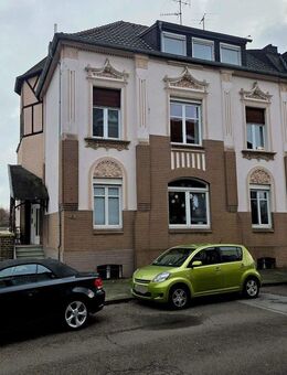 Lichtdurchflutete 3,5 Zimmer Altbauwohnung mit Einbauküche und eigenem Gartenanteil - Viersen