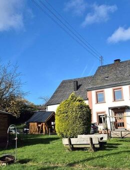 Ehemaliges Bauernhaus mit ca. 1350 m² Grundstück! - Morbach