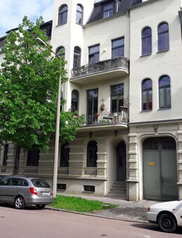 Geräumige 2-Raum-Wohnung im DG mit Stellplatz - Dessau-Roßlau