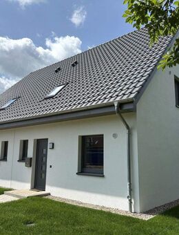 ...Neubau Erstbezug! Attraktive DHH in KfW 55 Standard mit Süd- West Terrassen und Stellplätzen - Schwarzenbek