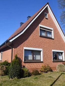 Solides Einfamilienhaus mit Garage in ruhiger Wohnstraße - Twistringen