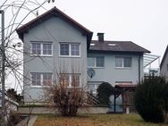!! Bezugsfrei !! preiswerte Dachgeschoßwohnung in ruhiger Wohnlage - Theres