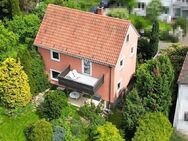Frei stehendes Einfamilienhaus mit großem Garten und Garage in bevorzugter Wohnlage! - Stuttgart