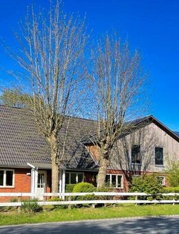 Einzigartiges Anwesen mit Ferienwohnung, Gewerbe, parkähnlichem Garten und eigenem Wald - Lütjenholm