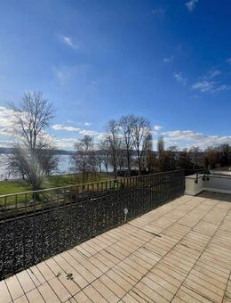 Traumhafte Penthouse-Wohnung in erster Reihe am See in Überlingen! - Überlingen