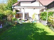 Es gibt sie noch - die Wohlfühloase zum erschwinglichem Preis-DHH mit schönem Garten in Biemenhorst - Bocholt