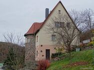 Charme trifft Charakter: Aufwendig saniertes Einfamilienhaus mit Türmchen und Gartenidylle - Meißen
