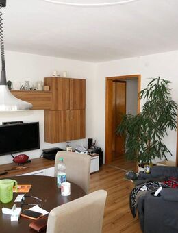 Gut vermietete 3,5-Zimmer-Etagenwohnung mit Balkon und PKW-Stellplatz! - Korb