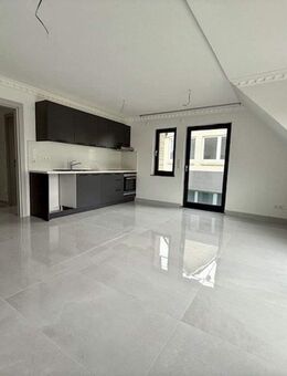 Stilvolle, exklusive 3-Zi-Wohnung mit zwei Balkonen und Stellplatz in bevorzugter ruhiger Lage - Lübeck