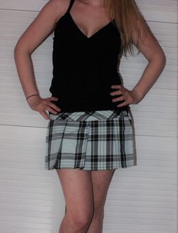 Blau, schwarz karierter kurzer Faltenrock, Minirock, H&M, Gr. 34 - Düsseldorf