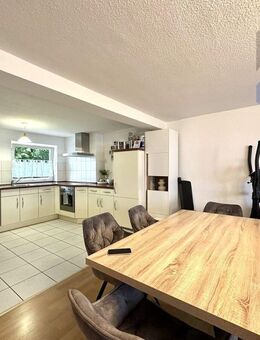 2-Zimmer-Wohnung mit Balkon & Aufzug - zentral, frei ab 01/2026 - Bad Dürrheim