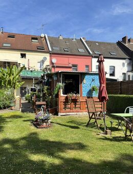 Kapitalanlage mit Charakter: Jugendstil-Mehrfamilienhaus in Krefeld-Oppum - Krefeld