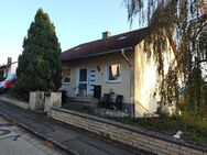 Traumhaftes, freistehendes Einfamilienhaus in Greding mit freiem Blick und großem Garten - Greding