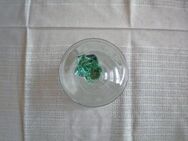 Kelchglas mit Figur/Mexikaner,Buntglas,Weiß,Grün,Alt,ca. 17,5 cm hoch,-ca. 12 cm Dm. - Linnich