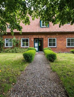 Charmanter Resthof nahe der Ostsee-Tierparadies mit vier Wohneinheiten und Möglichkeit der Bebauung - Neukirchen (Landkreis Ostholstein)