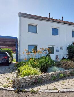 Doppelhaushälfte mit Terrassengarten und ausgebautem Dachgeschoss! - Kumhausen