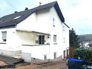 VERKAUFT !! Doppelhaushälfte mit 2 Wohnungen u. schönem Grundstück in Eppelborn-OT - Eppelborn